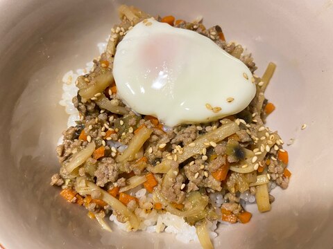 茄子と豚挽肉の味噌炒め丼